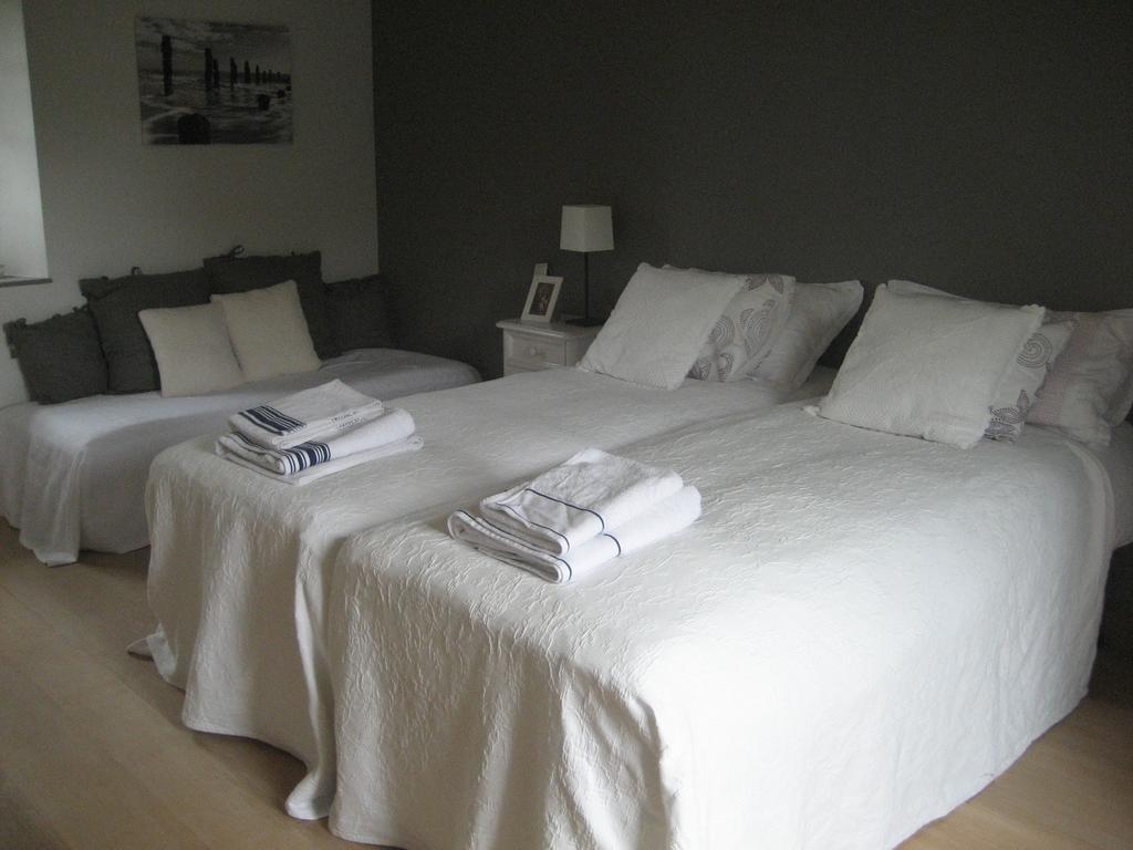 Kervaillant Bed and Breakfast Plouec-du-Trieux Habitación foto